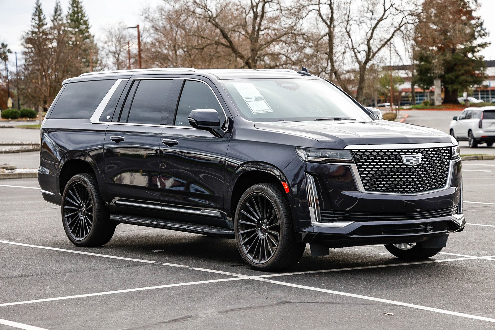 Used 2022 Cadillac Escalade ESV Luxury image 32