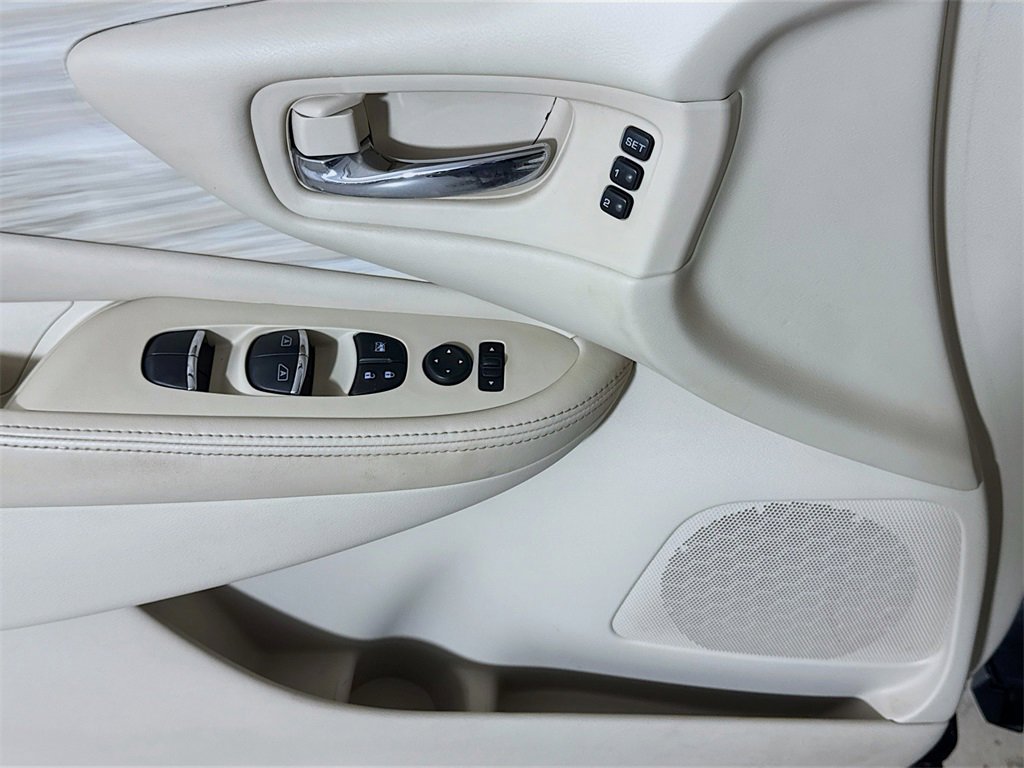 Used 2018 Nissan Murano SL w/ Cargo Package image 16