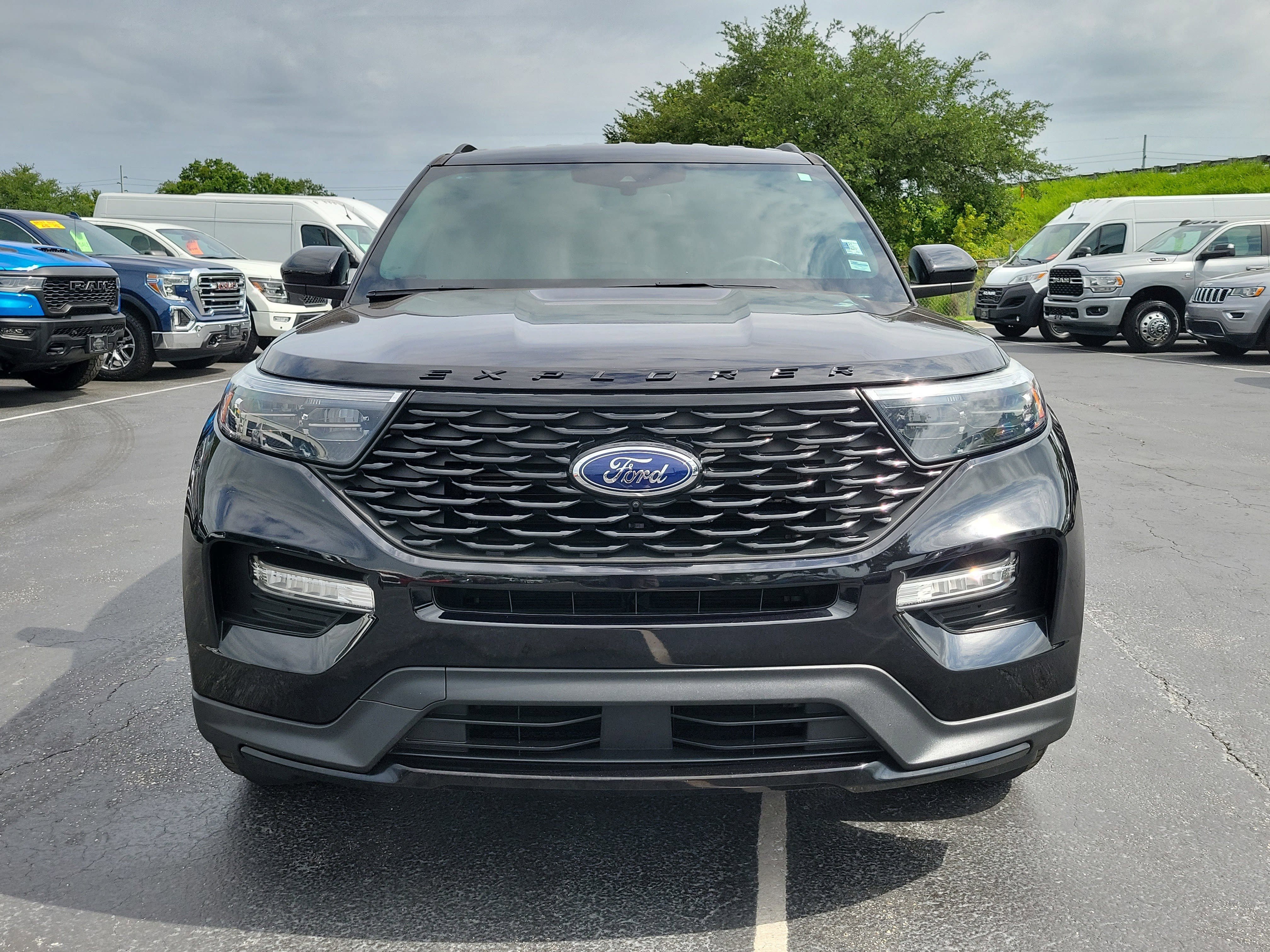 Used 2023 Ford Explorer ST-Line w/ Class IV Trailer Tow Package RWD image 3