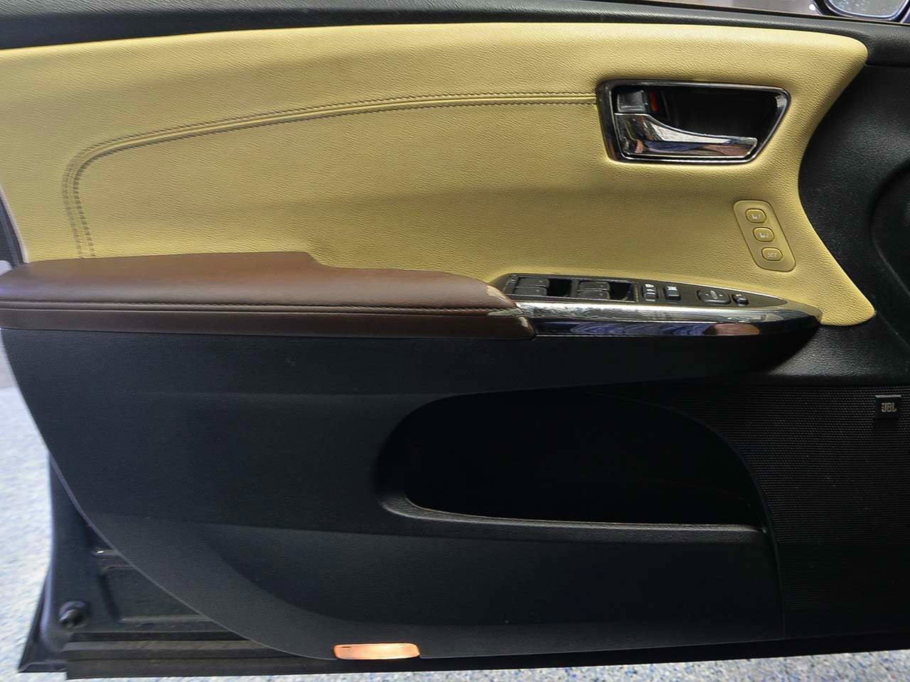 Used 2017 Toyota Avalon Limited w/ Carpet Mat Package FWD image 7