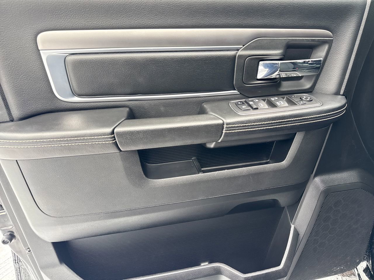 Used 2022 RAM 1500 Classic Warlock image 16