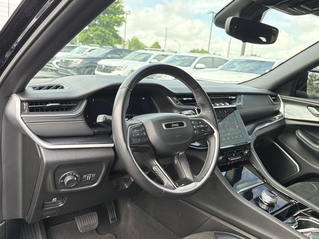 Used 2021 Jeep Grand Cherokee L Laredo AWD/4WD image 10