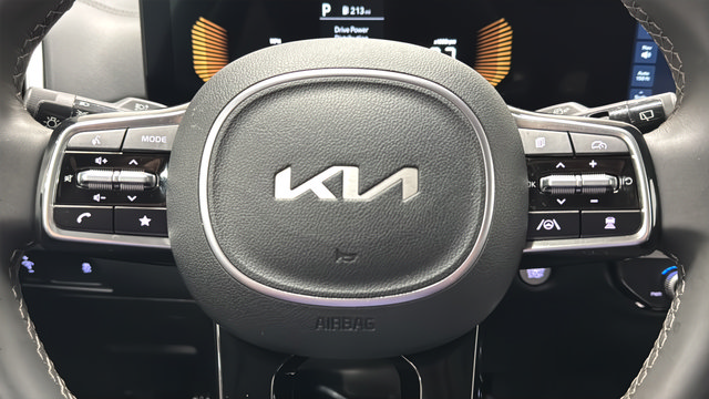 Used 2025 Kia Sorento S w/ Panoramic Sunroof Package AWD/4WD image 16