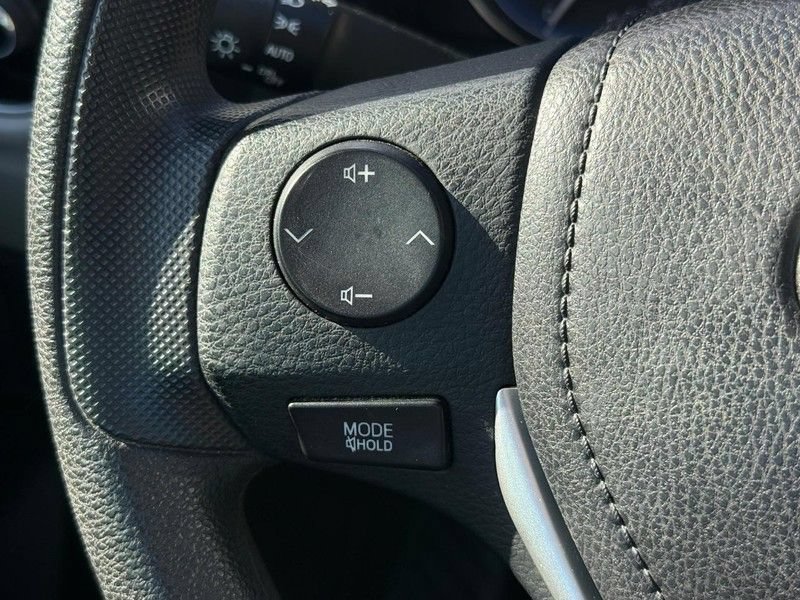 Used 2018 Toyota Corolla LE FWD image 20