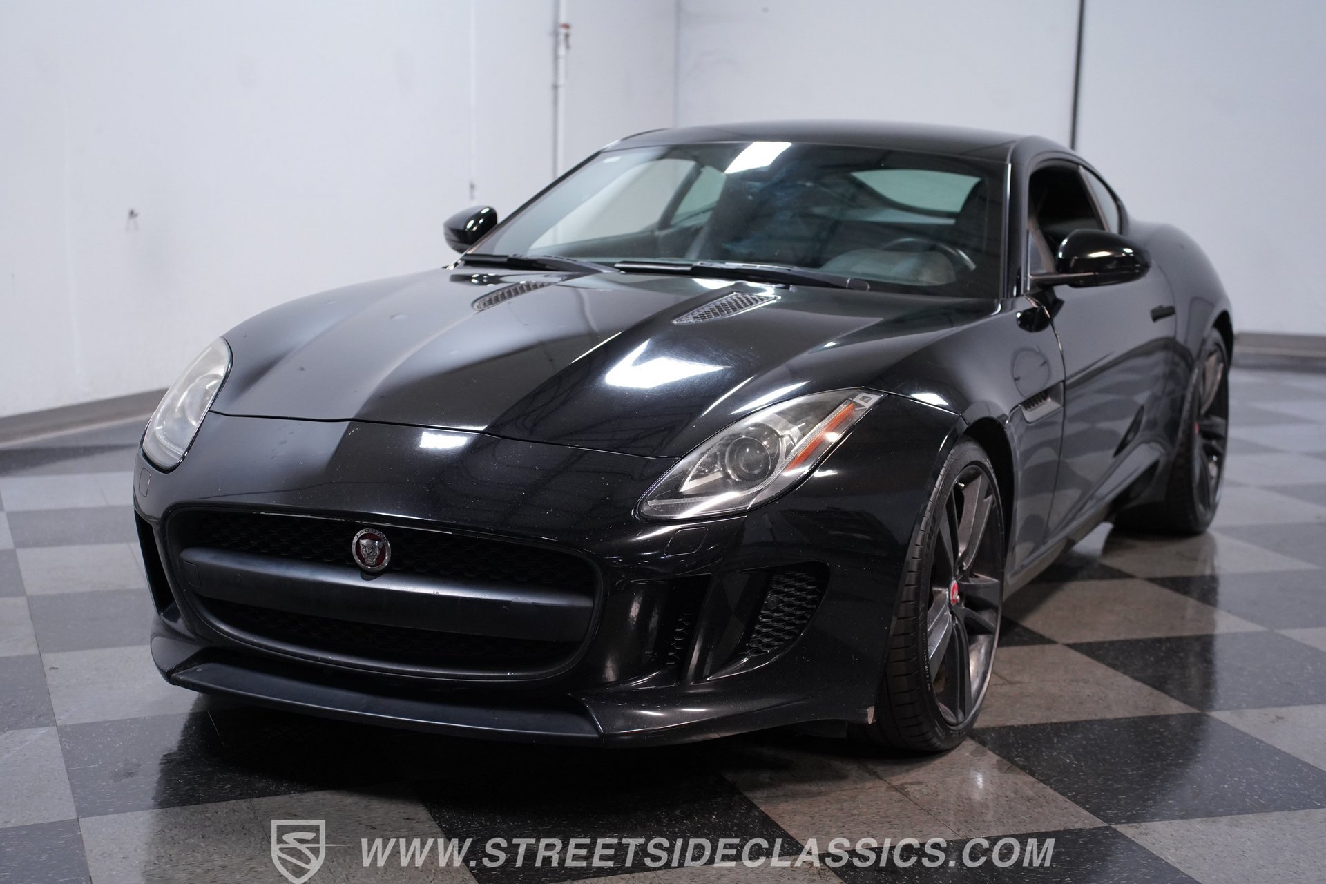 Used 2016 Jaguar F-TYPE Coupe RWD image 18