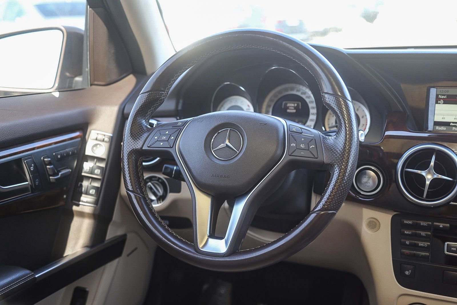 Used 2015 Mercedes-Benz GLK 350 2WD image 14