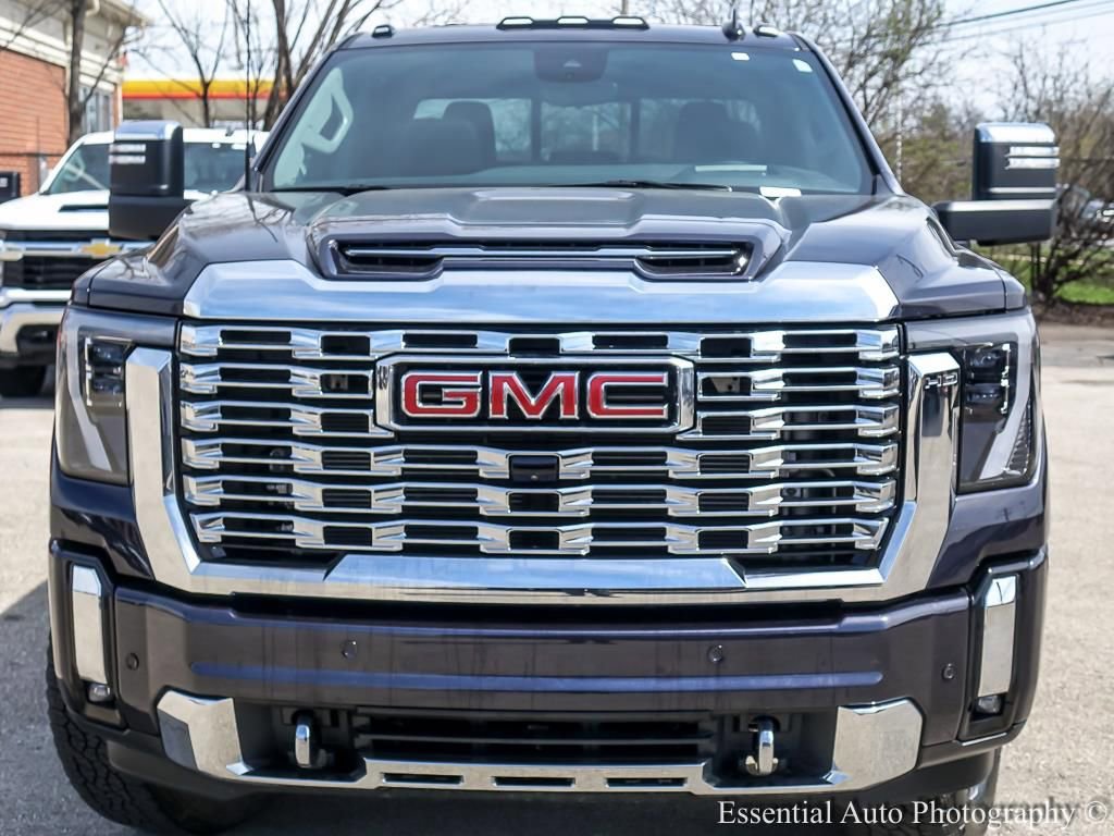 Used 2025 GMC Sierra 2500 Denali w/ Denali Reserve Package AWD/4WD image 7