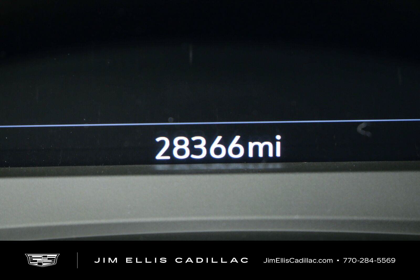 Used 2023 Cadillac XT5 Premium Luxury w/ Technology Package FWD image 9