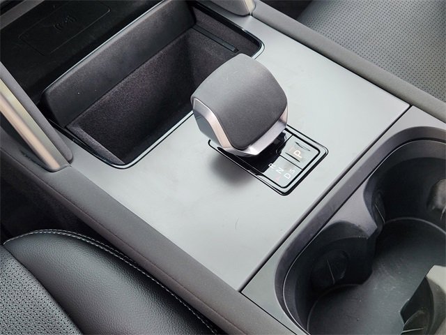 Used 2024 Land Rover Discovery Sport Dynamic SE image 19