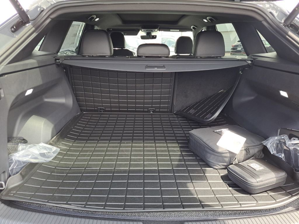 New 2026 Volkswagen Atlas Cross Sport SEL R-Line image 27