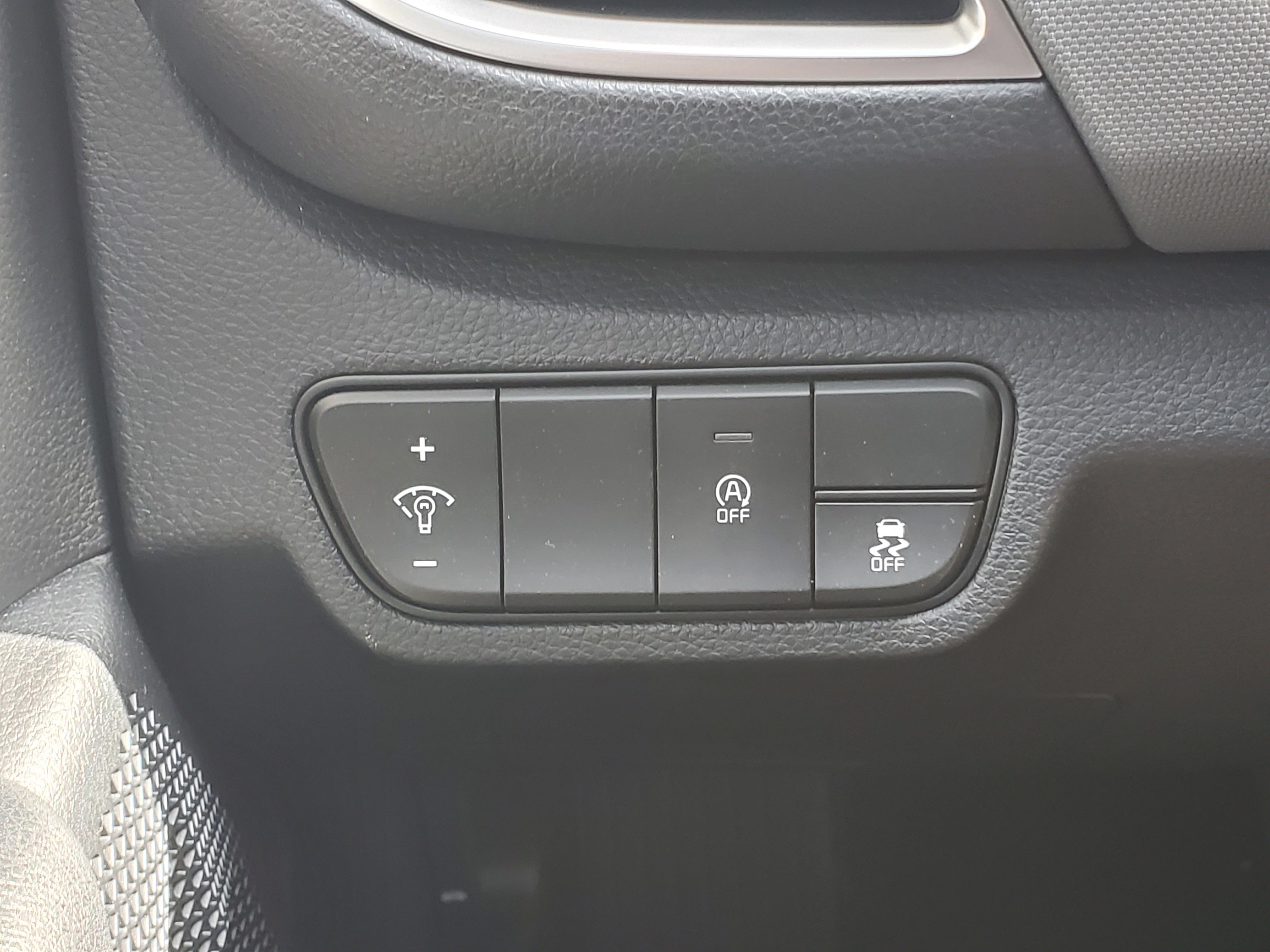 New 2026 Kia Seltos LX FWD image 32
