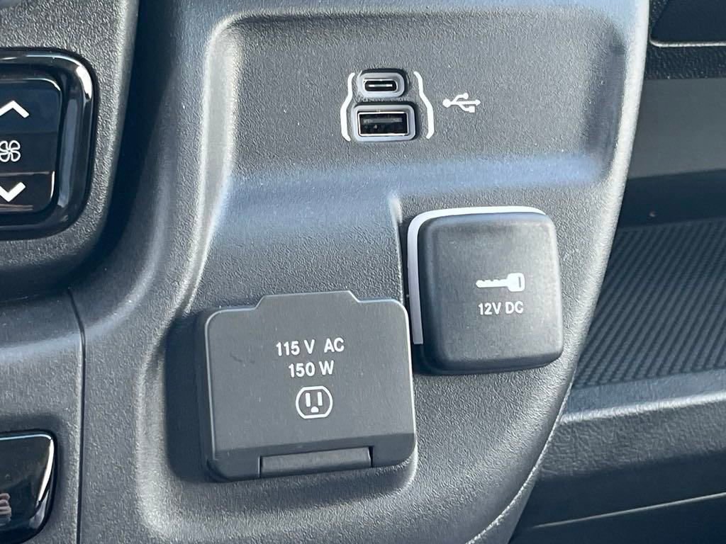 New 2025 RAM ProMaster 2500 w/ Quick Order Package 22G SLT image 14