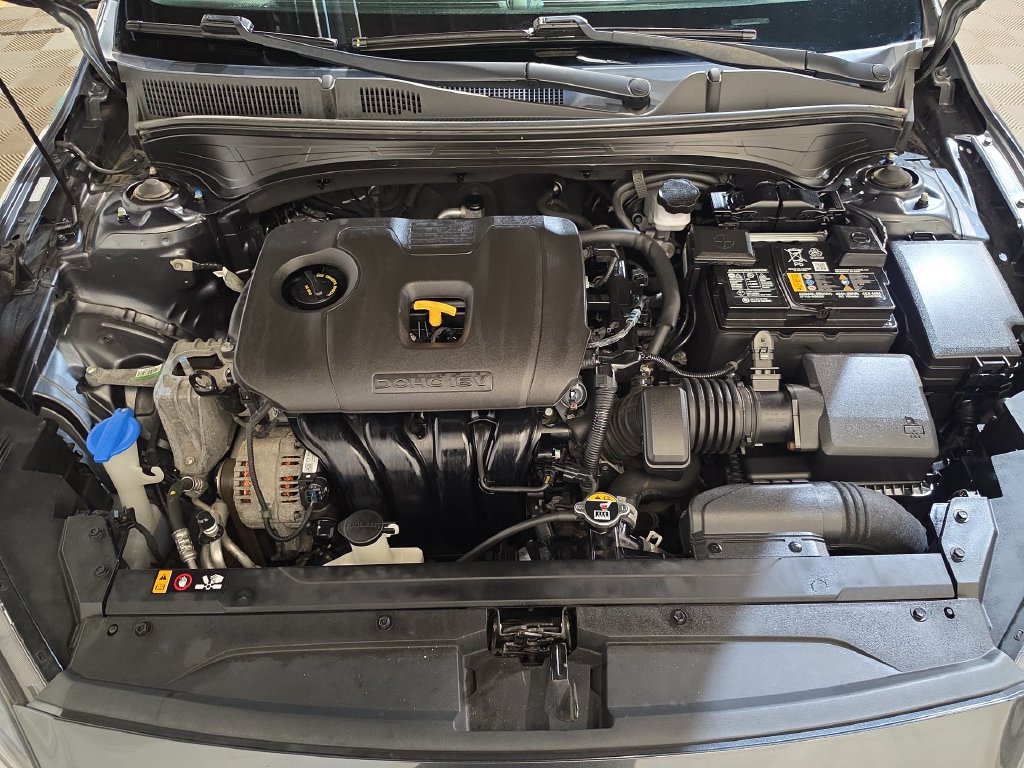 Used 2022 Kia Forte LXS FWD image 17
