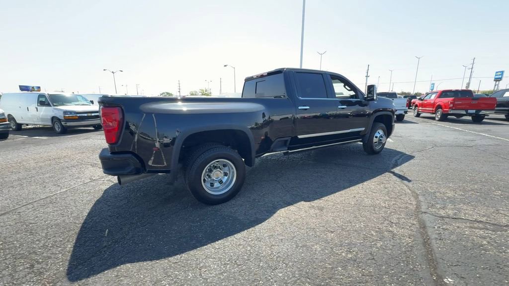 Used 2026 Chevrolet Silverado 3500 High Country w/ Technology Package AWD/4WD image 8