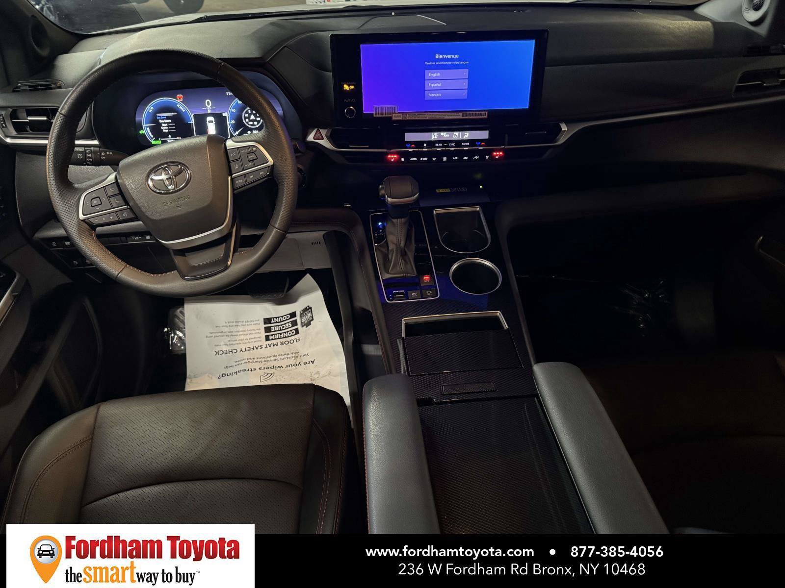 Used 2025 Toyota Sienna XSE w/ XSE Premium Package AWD/4WD image 13