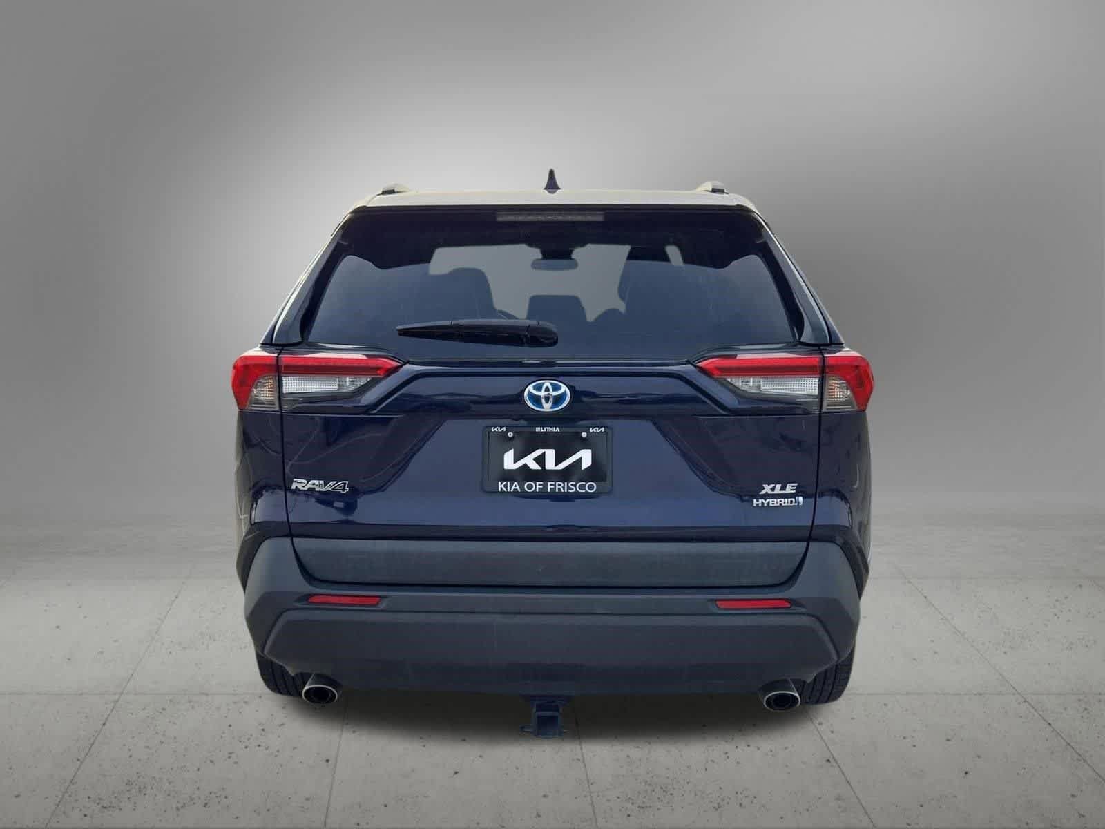 Used 2021 Toyota RAV4 XLE Premium image 5