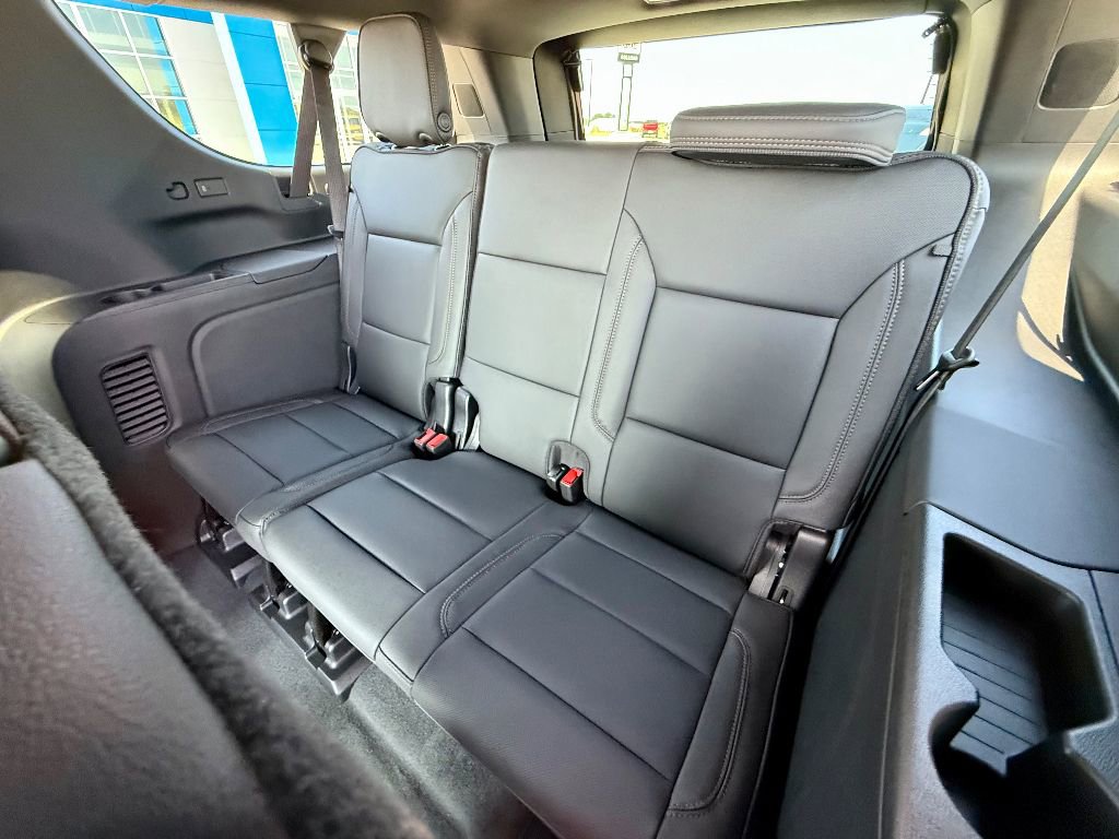 New 2025 Chevrolet Suburban High Country image 25