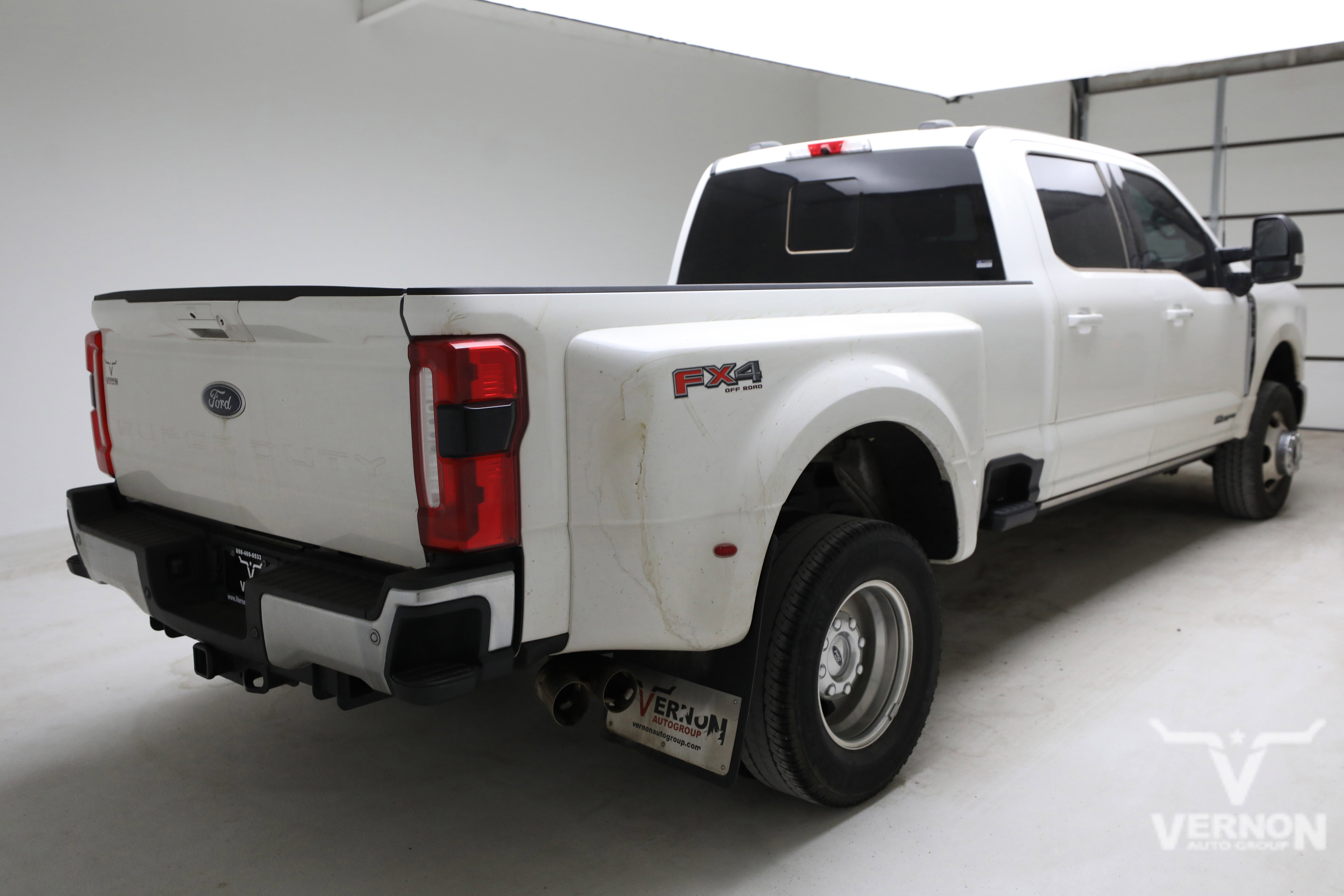 Used 2024 Ford F350 Lariat w/ Lariat Ultimate Package AWD/4WD image 4