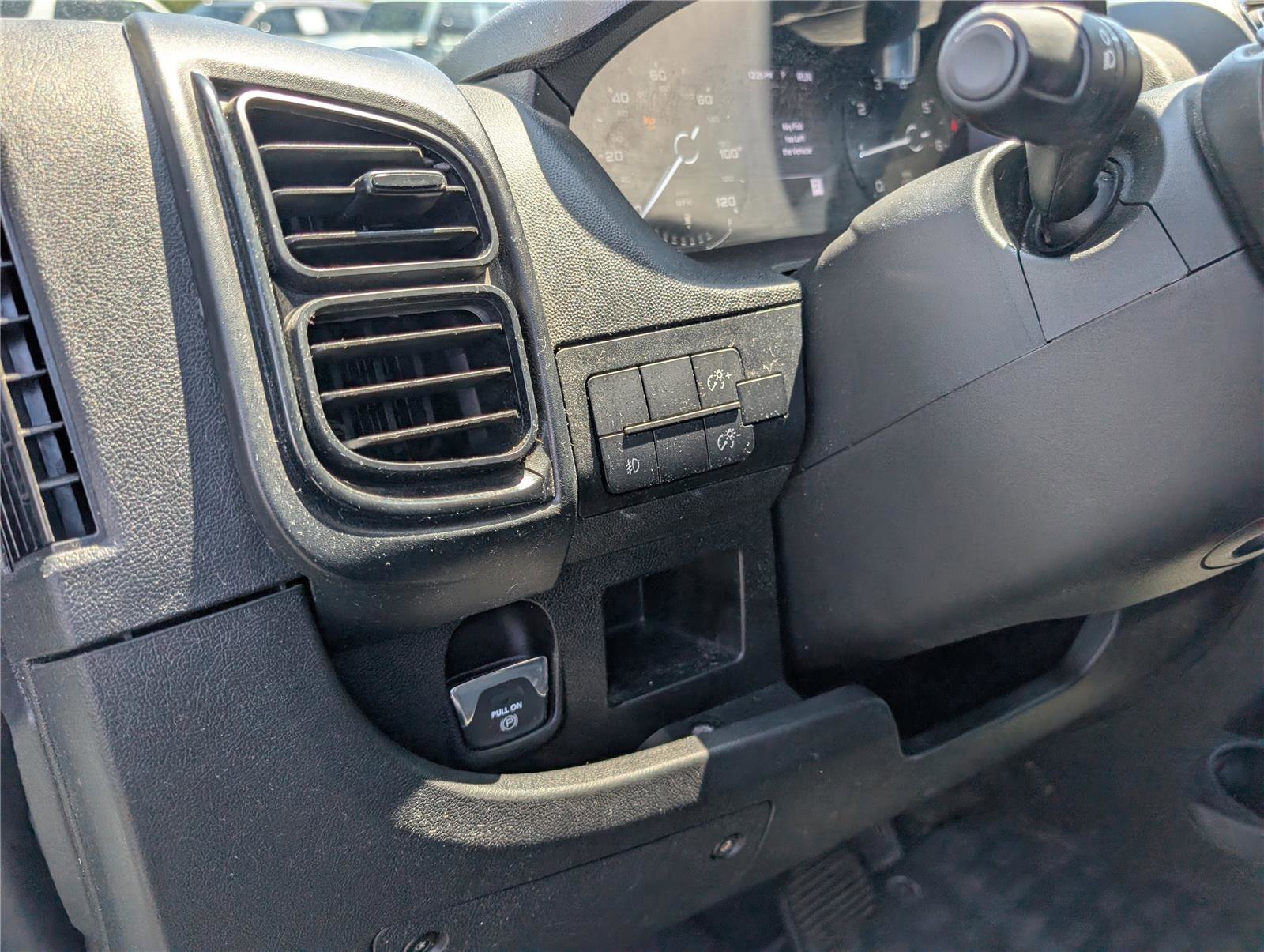 Used 2023 RAM ProMaster 2500 w/ Convenience Group FWD image 17