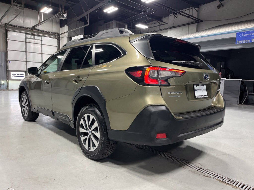 Certified 2024 Subaru Outback Premium w/ Popular Package #1A AWD/4WD image 7