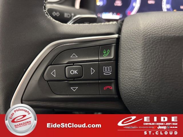 New 2025 Jeep Grand Cherokee Altitude image 38