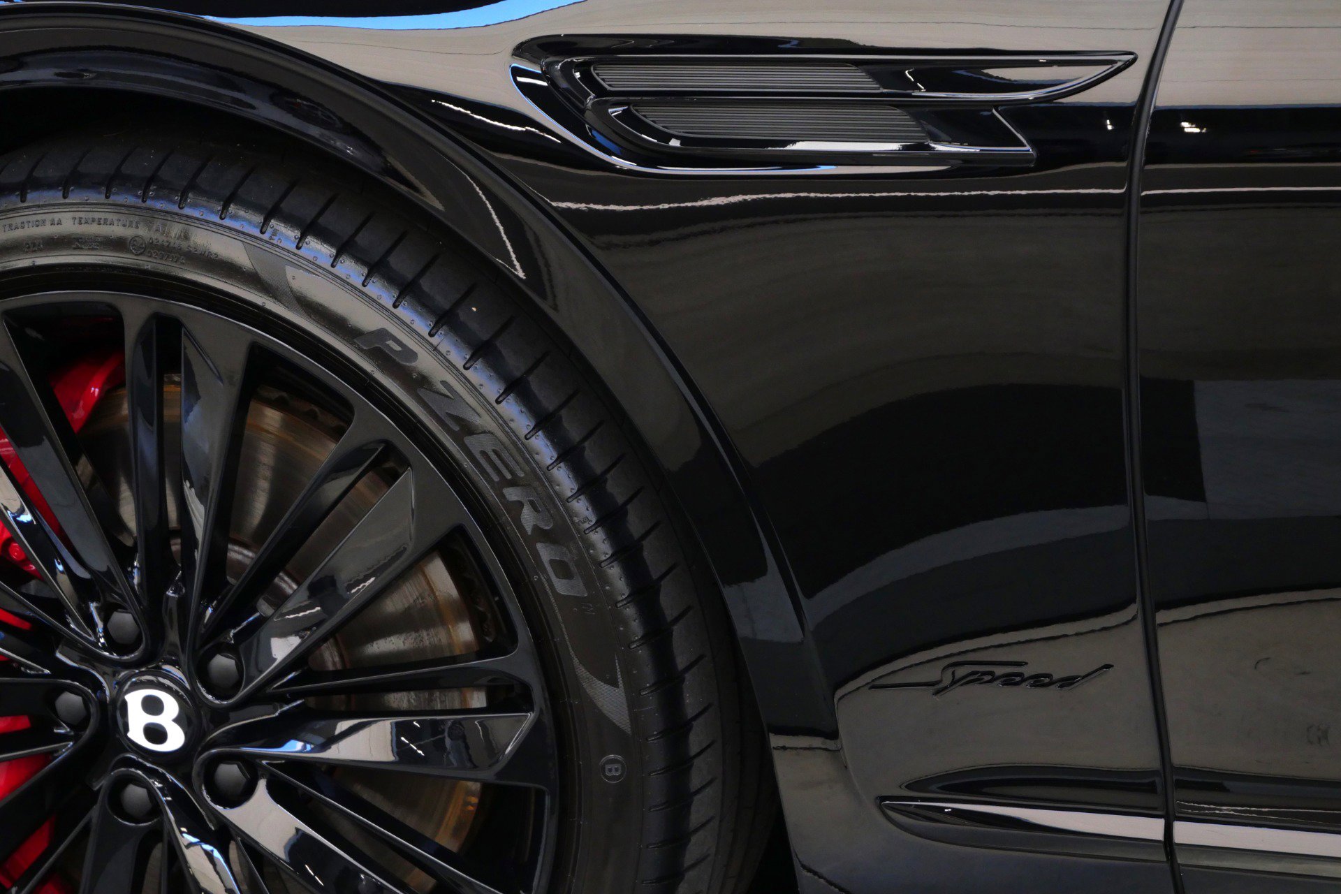 Used 2024 Bentley Flying Spur W12 image 51