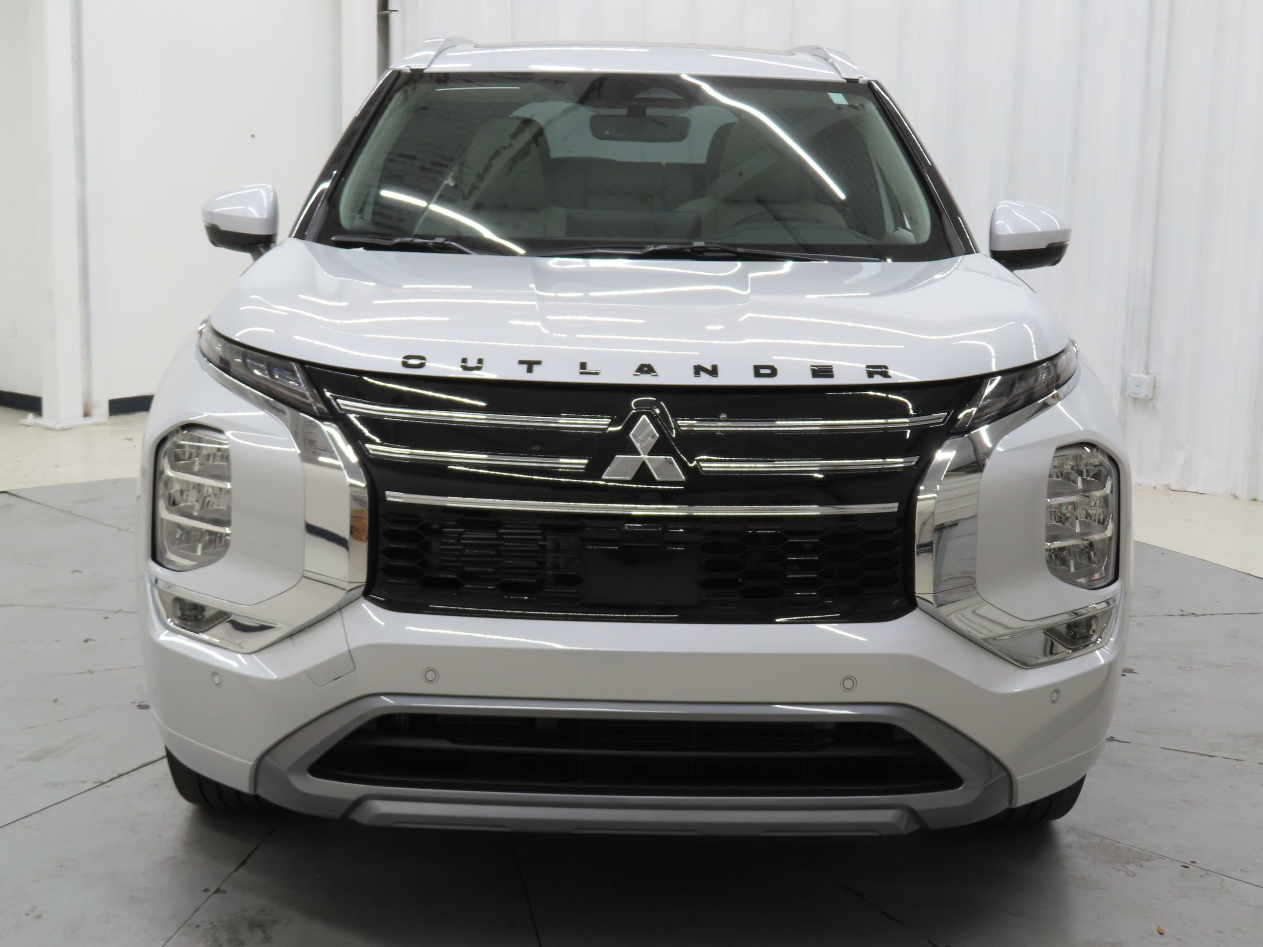 New 2026 Mitsubishi Outlander SEL FWD image 9