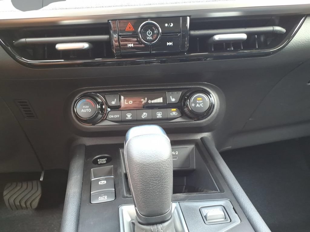 New 2026 Nissan Kicks SV w/ Cold Weather Package FWD image 20