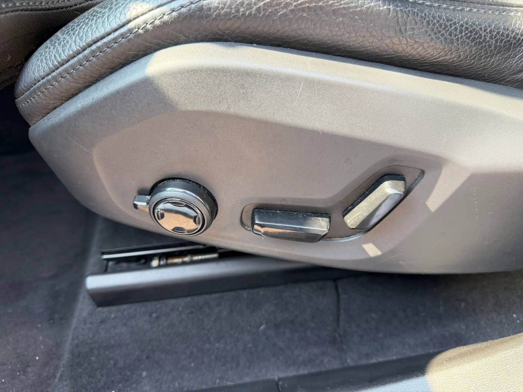 Used 2019 Volvo XC60 T5 Inscription w/ Protection Package Premier FWD image 20