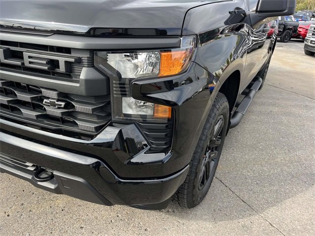 Used 2025 Chevrolet Silverado 1500 Custom w/ Turbomax Blackout Package image 9