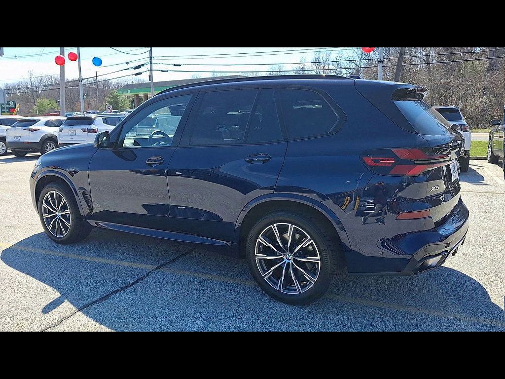 Used 2024 BMW X5 xDrive40i w/ M Sport Package image 6