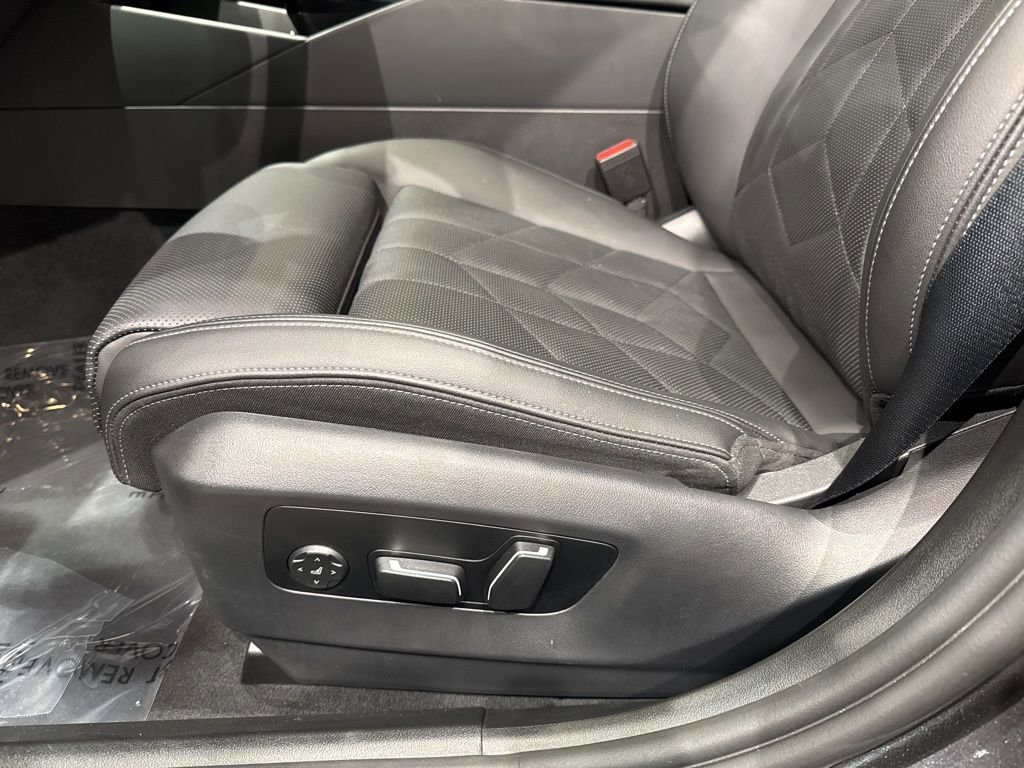 Used 2025 BMW i5 xDrive40 w/ Premium Package AWD/4WD image 15