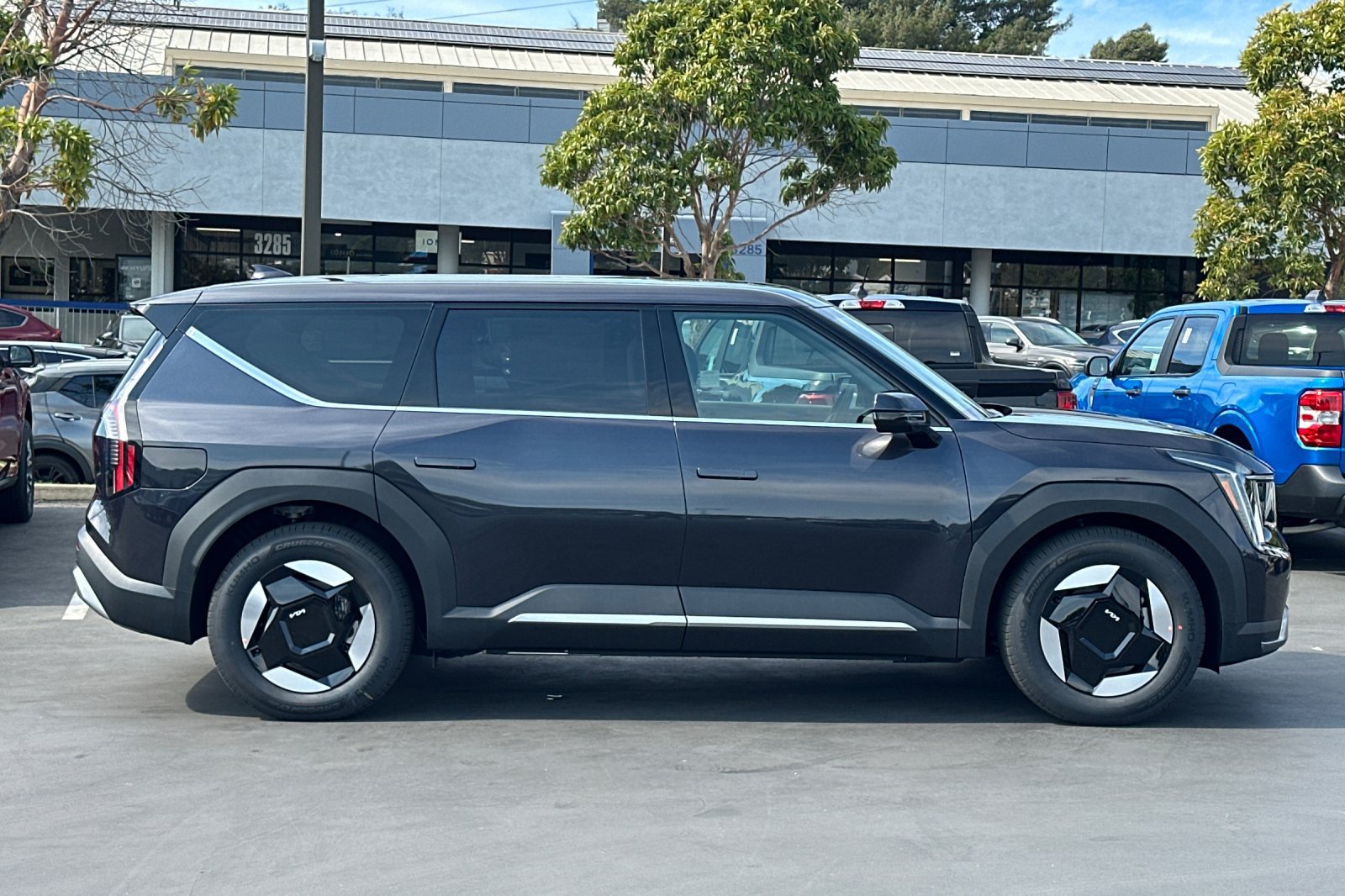 New 2026 Kia EV9 Light RWD image 3