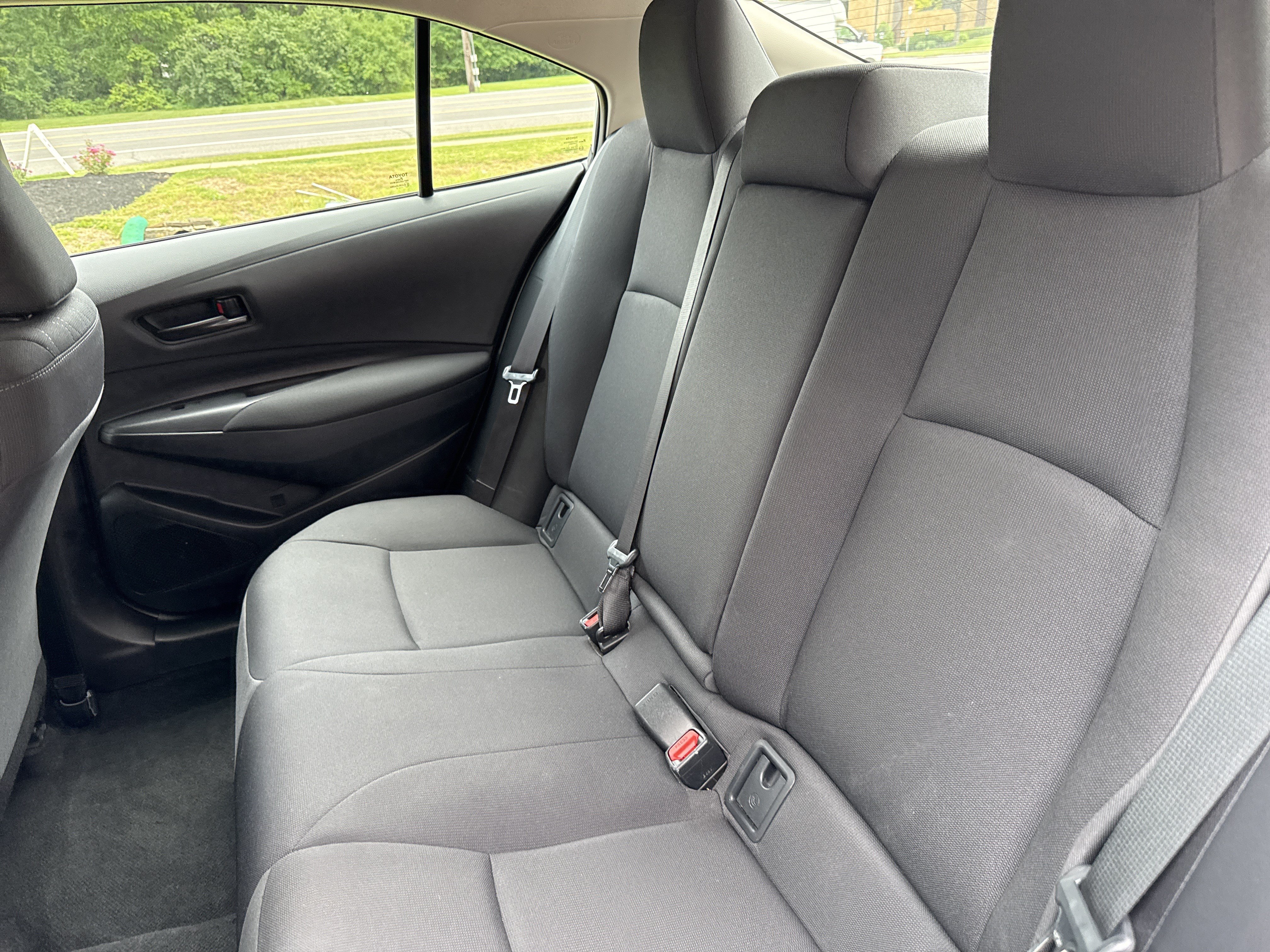 Used 2025 Toyota Corolla LE FWD image 13