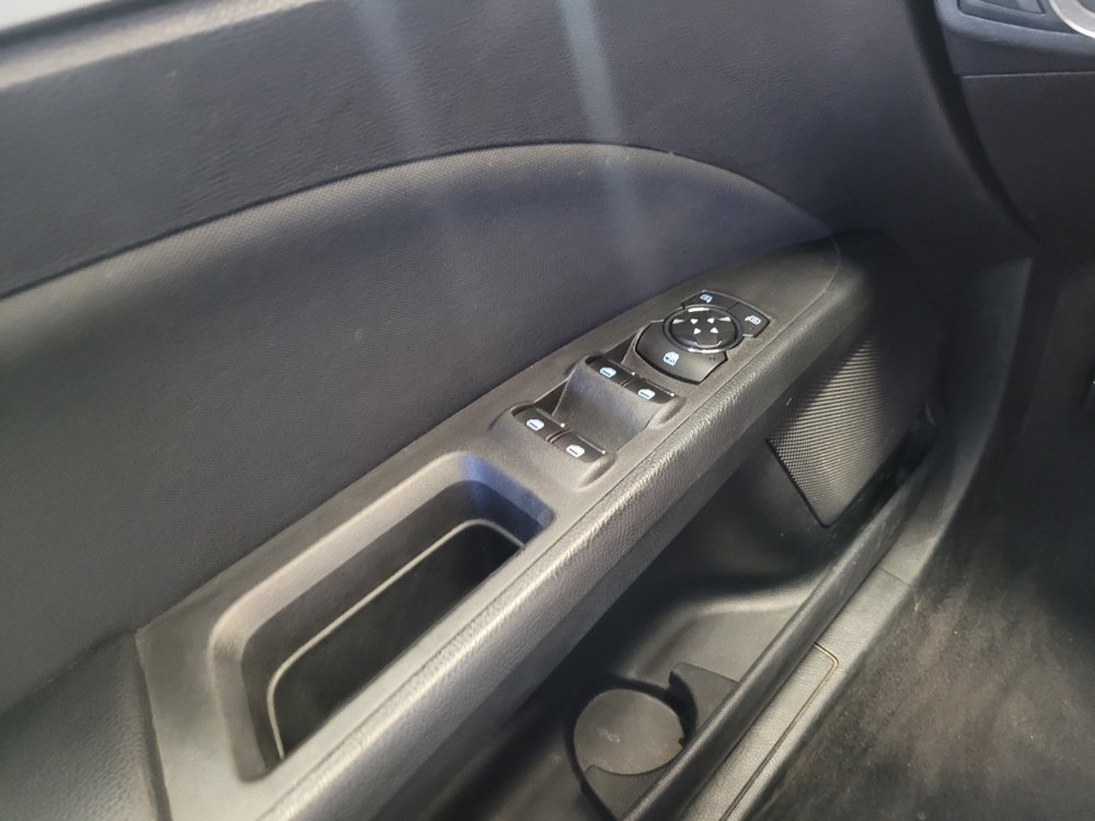 Used 2019 Ford Fusion SE FWD image 27