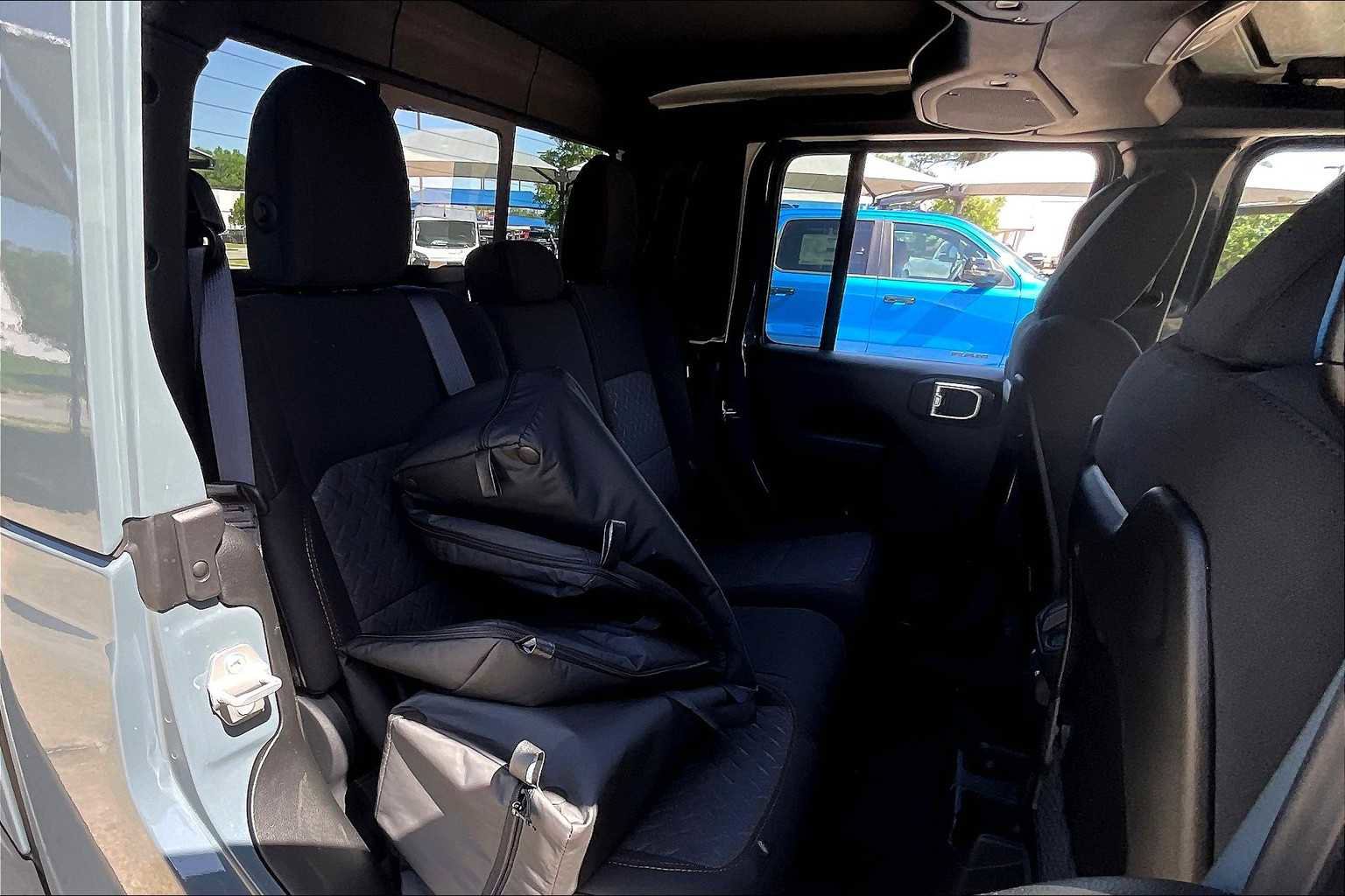 New 2025 Jeep Gladiator Mojave w/ Safety Group image 21