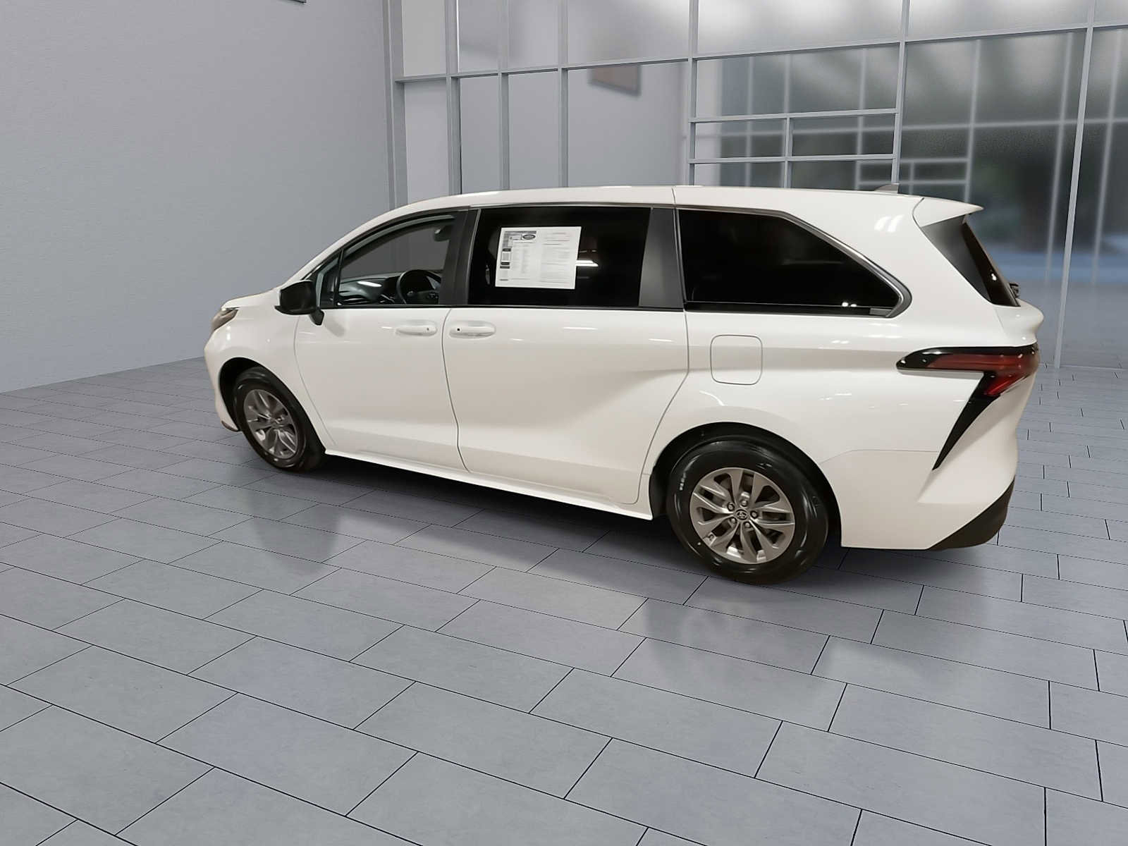 Certified 2022 Toyota Sienna LE FWD image 6