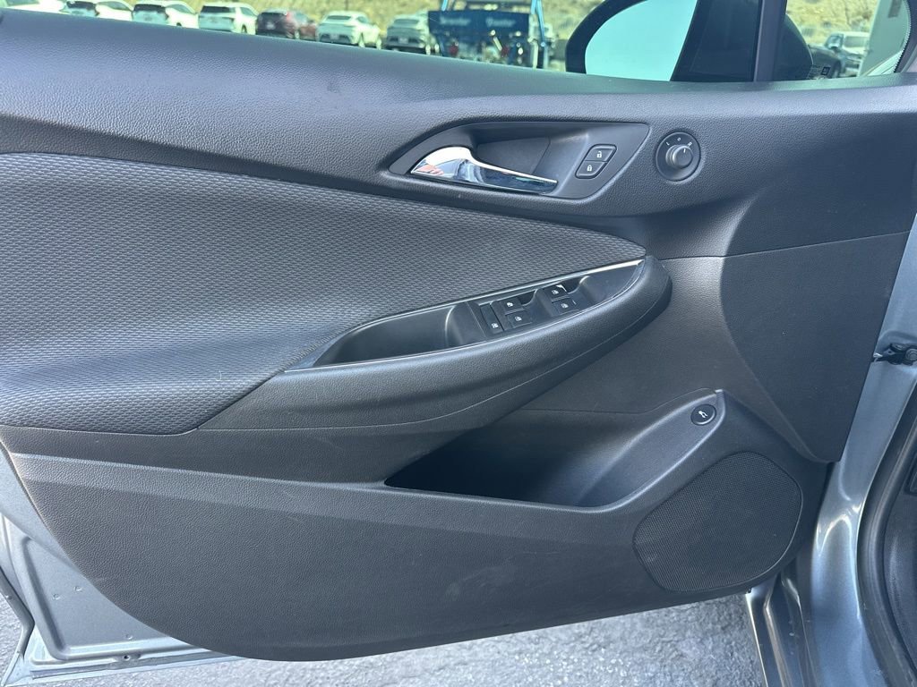 Used 2018 Chevrolet Cruze LT w/ Convenience Package FWD image 15