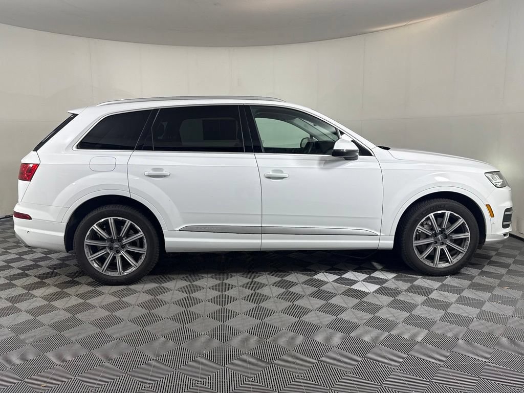 Used 2019 Audi Q7 3.0T Premium Plus w/ Premium Plus Package AWD/4WD image 9