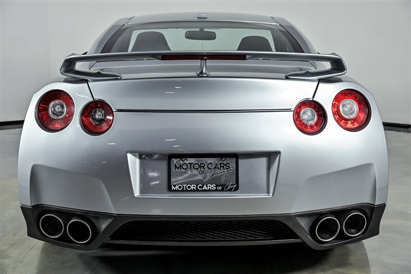 Used 2009 Nissan GT-R Premium AWD/4WD image 9