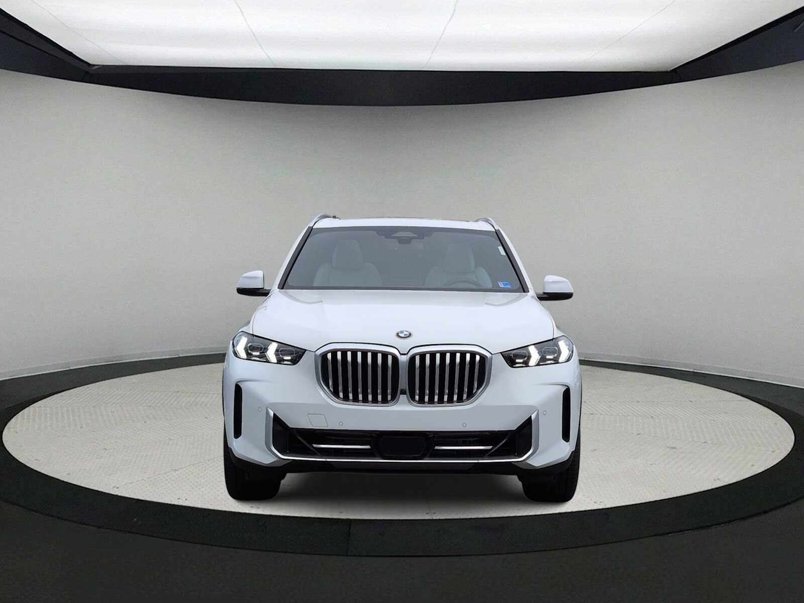 Certified 2024 BMW X5 xDrive40i w/ Executive Package AWD/4WD image 3