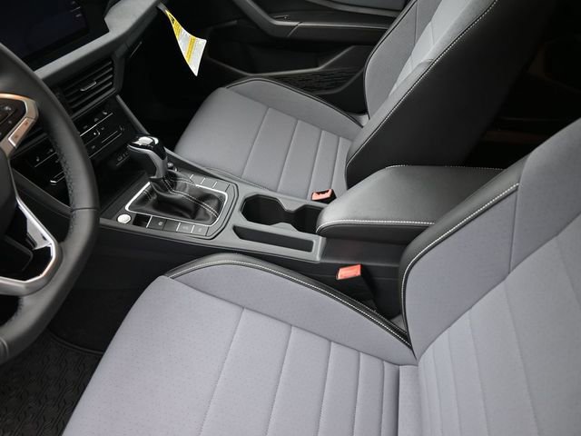 New 2026 Volkswagen Jetta SE FWD image 33