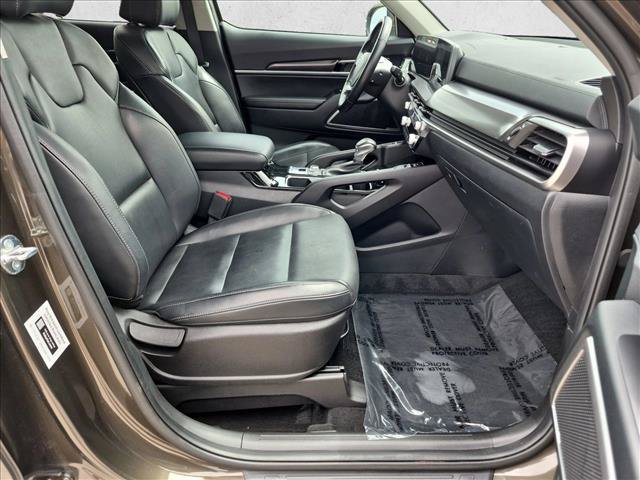 Used 2025 Kia Telluride S AWD/4WD image 23