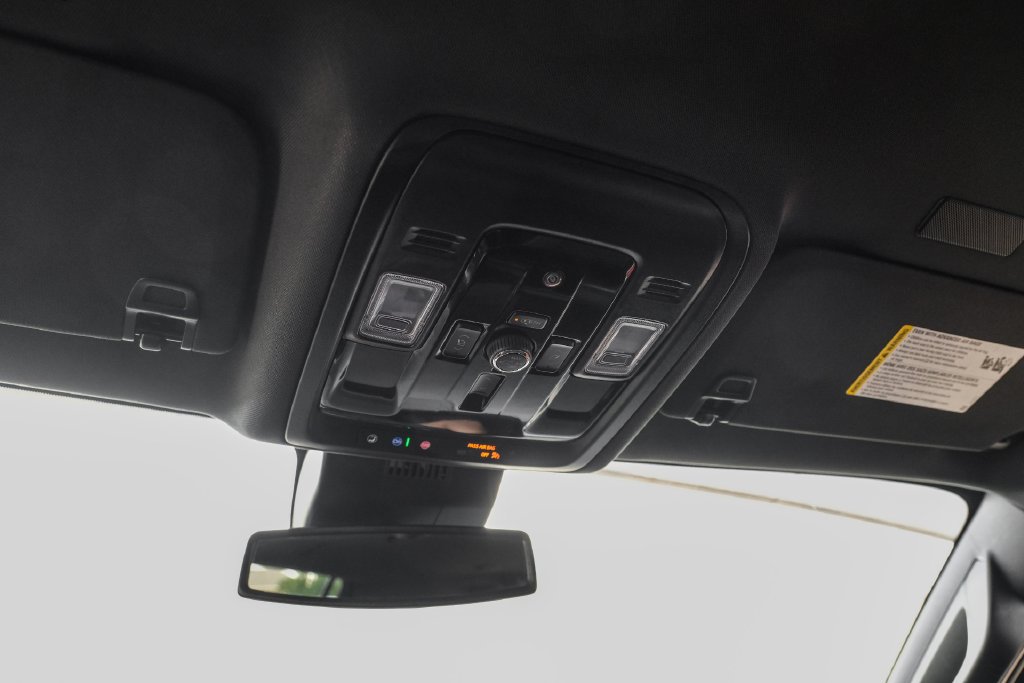 Used 2026 Chevrolet Suburban Premier AWD/4WD image 24