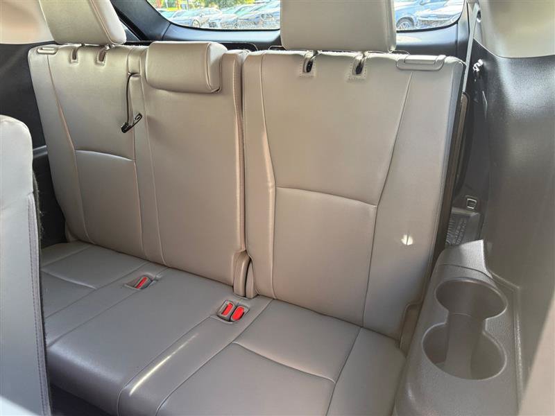 Used 2021 Toyota Highlander XLE AWD/4WD image 20
