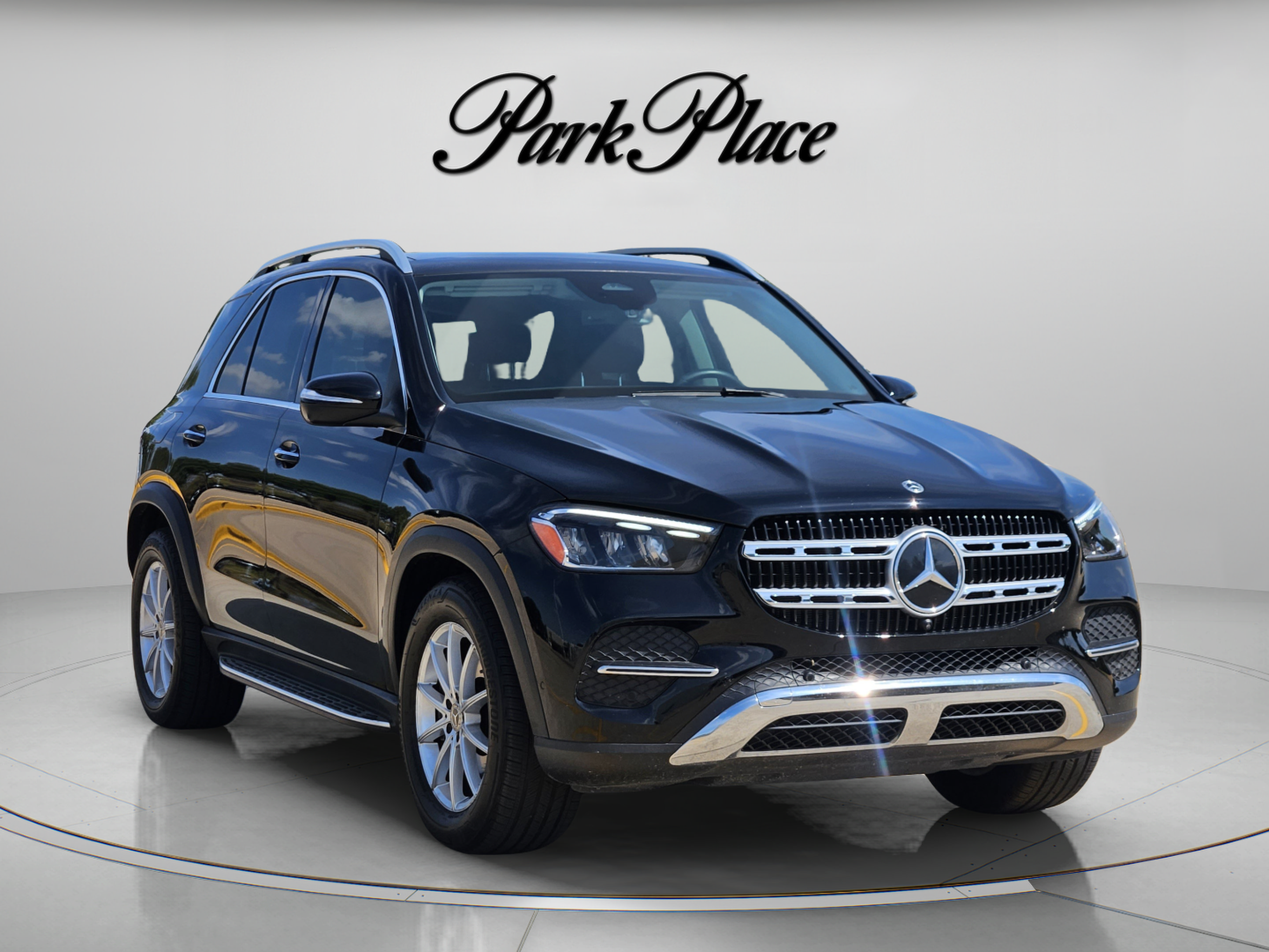 Used 2026 Mercedes-Benz GLE 450e 4MATIC image 3