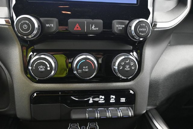 New 2026 RAM 1500 Express AWD/4WD image 29