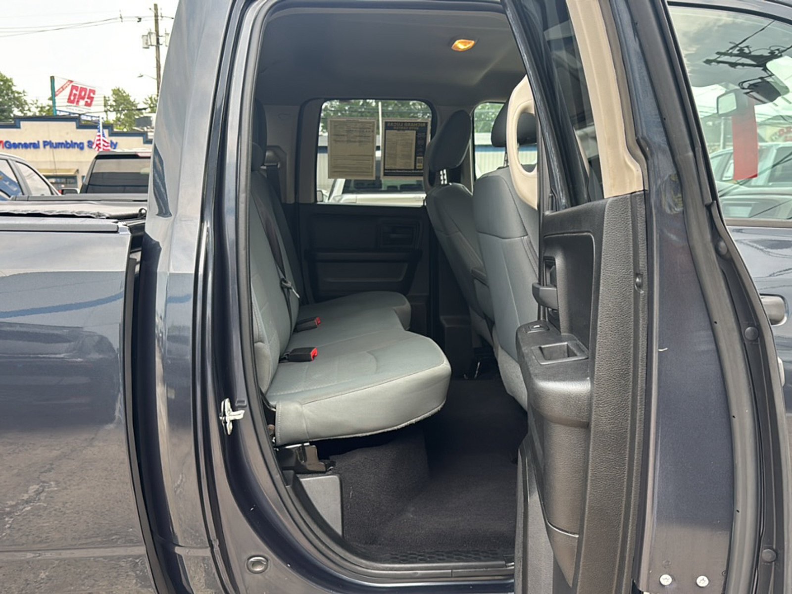 Used 2019 RAM 1500 Express w/ Express Value Package AWD/4WD image 18