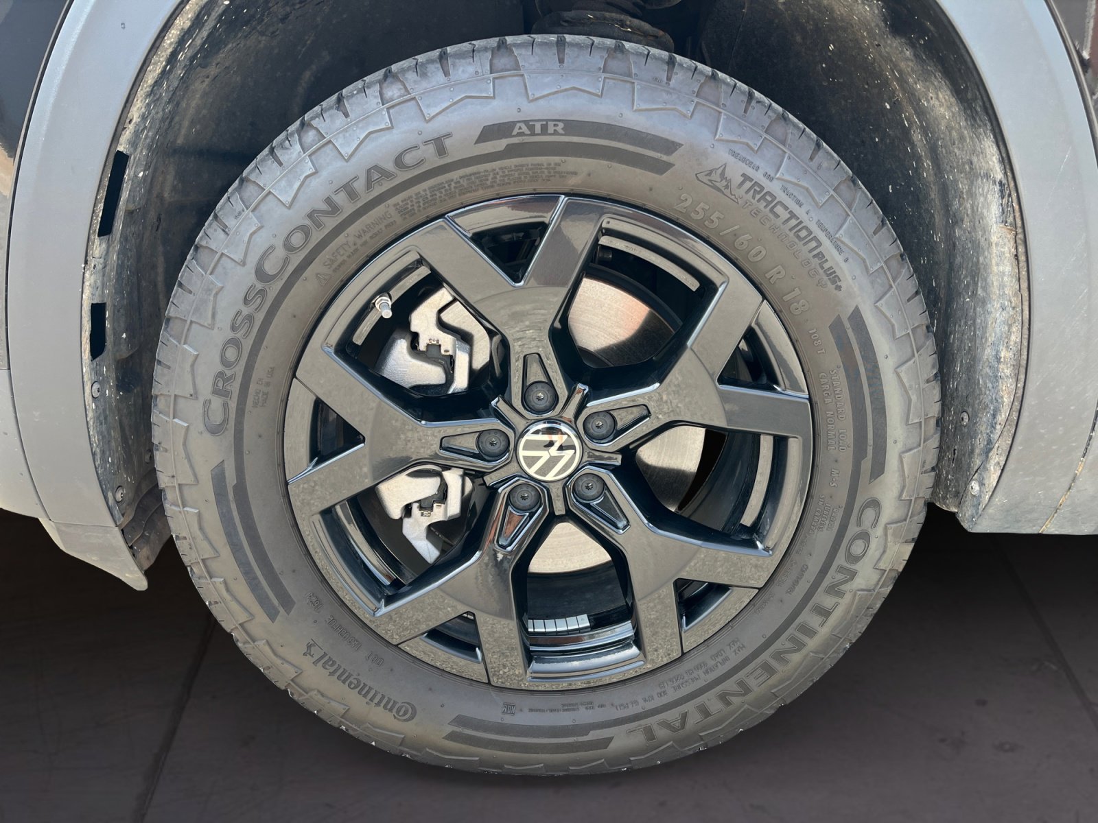 Certified 2024 Volkswagen Atlas Peak Edition SE AWD/4WD image 15