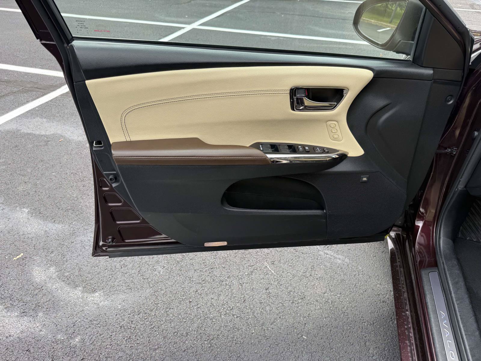 Used 2016 Toyota Avalon Limited FWD image 12